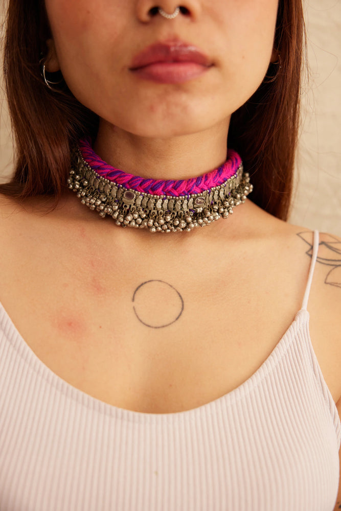 
                  
                    Paajeb Choker
                  
                